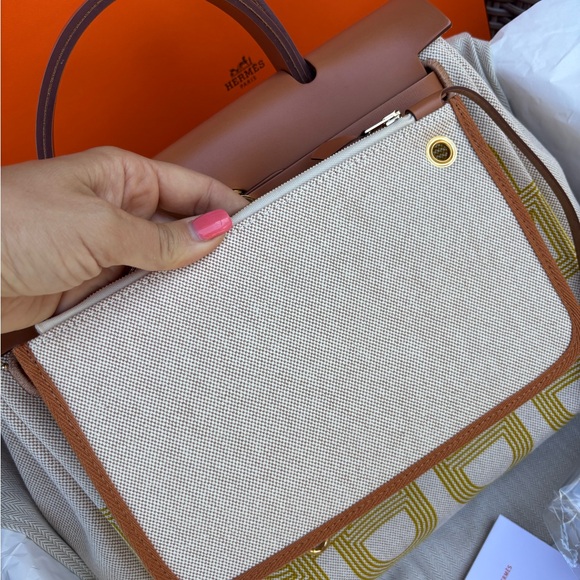 Authentic NEW RARE HERMES 2023 Toile H Plume Circuit 24 Herbag zip 31 with pouch - Picture 4 of 15